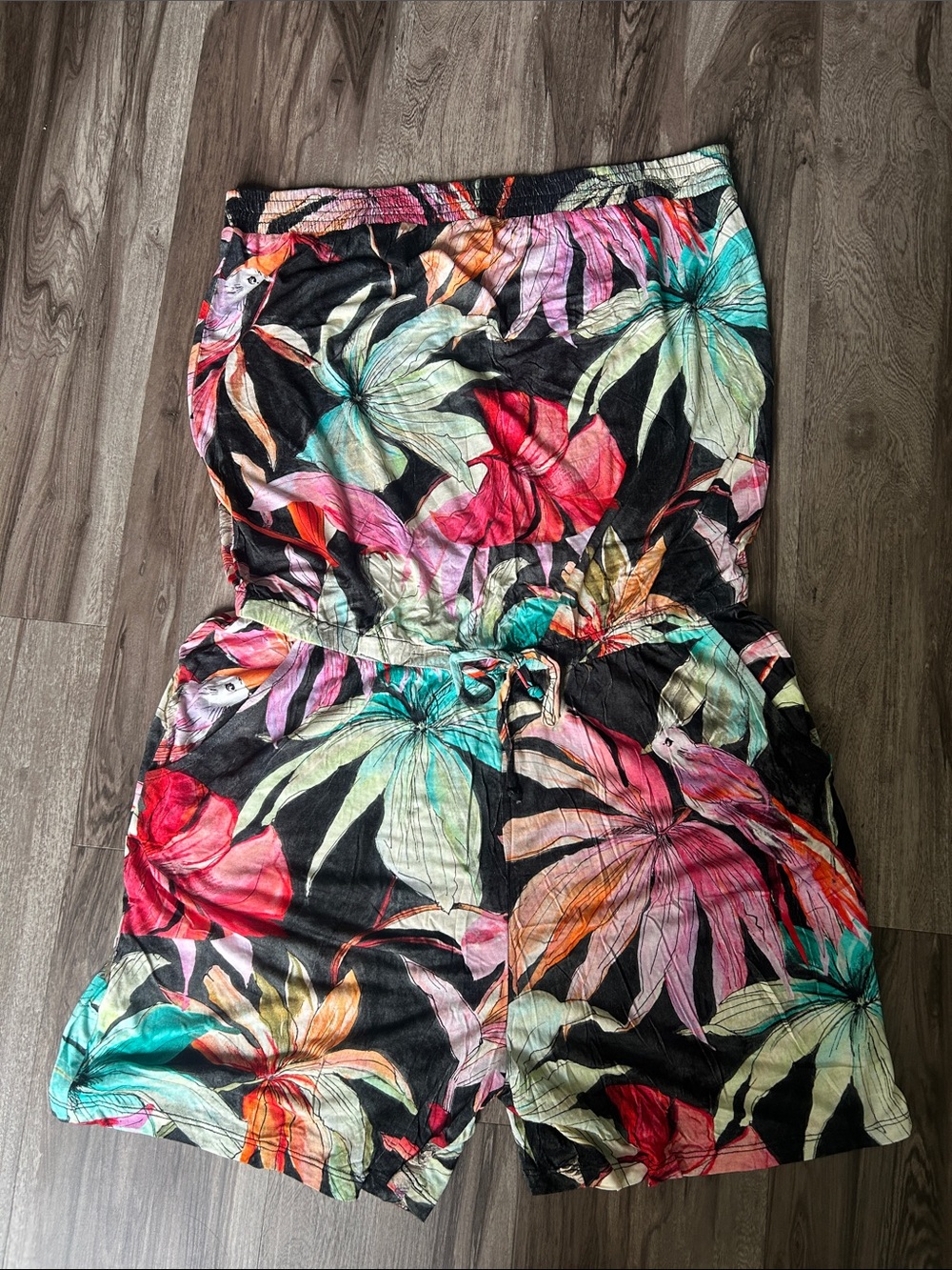 VENUS Black Tropical Floral Strapless Romper with Multicolor Print